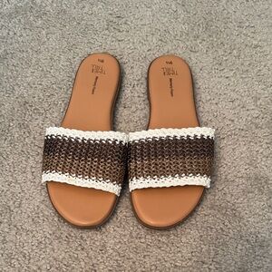 Time and Tru Women's Tan and Cream Slide Sandals
